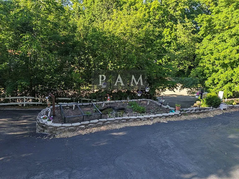 21225 Mary Lynn Dr — Photo 2