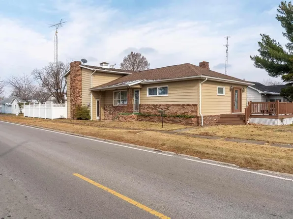 311 Baggott St, Zeigler, IL 62999