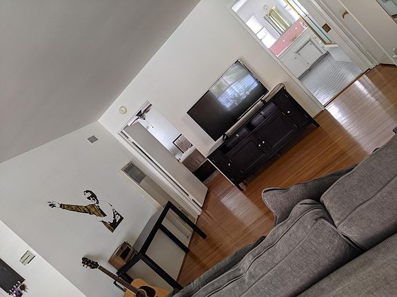 5th image of 221 S Marengo Ave APT 5