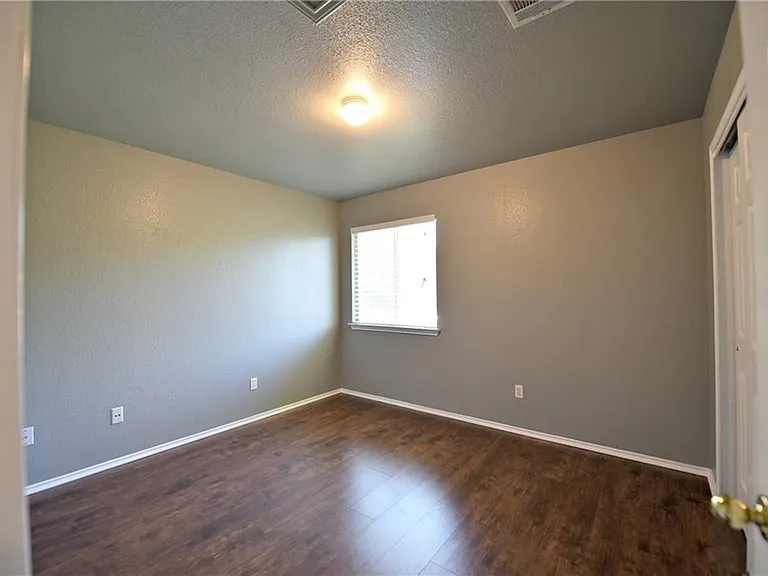 2813 Greenlee Dr — Photo 14