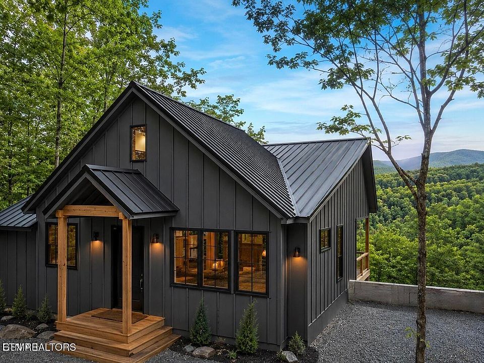 1st image of 4076 Ridgeback Ln