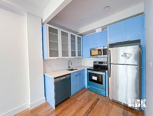 4th image of 332 E 28th St #3B