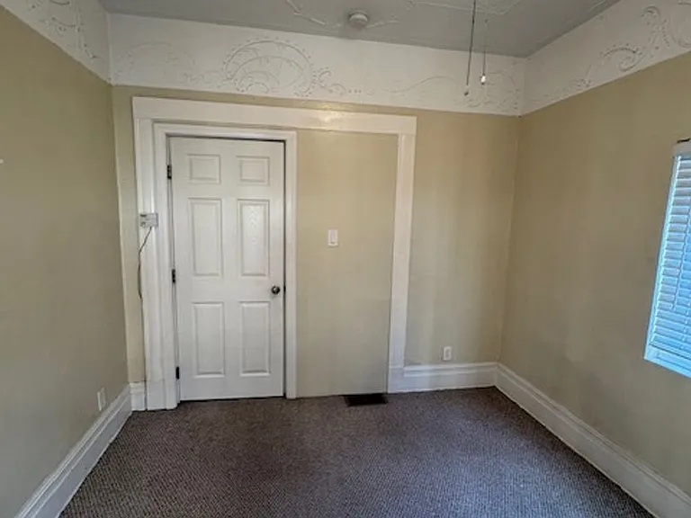 1153 W 37th Pl — Photo 6