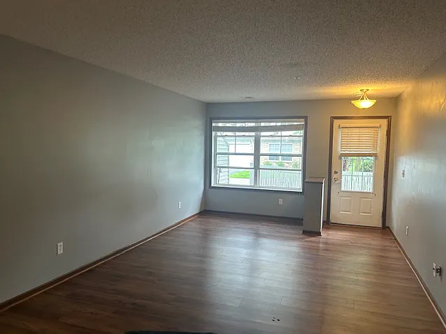 3397 Maureen Ln #3397 — Photo 4