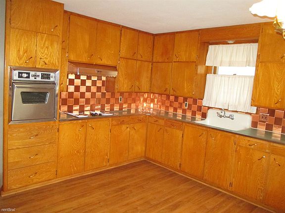 6. 1210 W 1st, Kitchen (2)