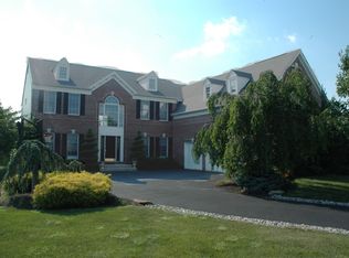 713 Broadmoor Dr, Blue Bell, PA 19422