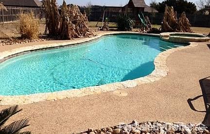 5th image of 11120 Weatherford Dr