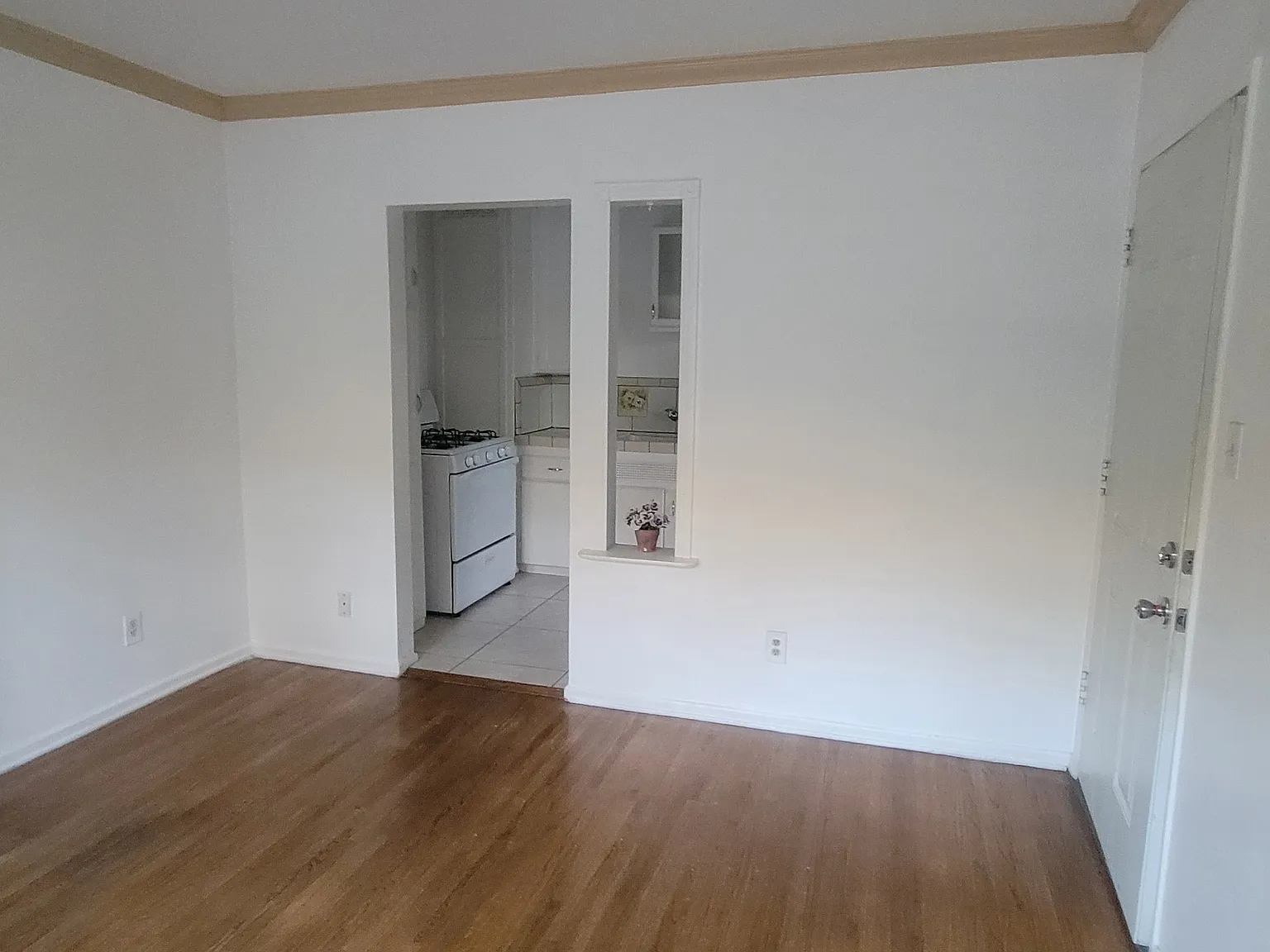 1 bed, 600 sqft, $1,990 — Photo 2