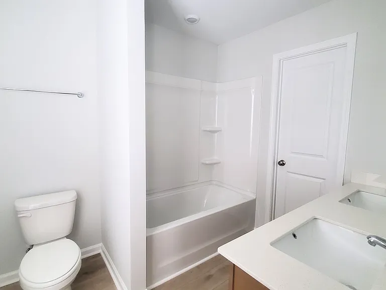 1054 Astoria Dr #MAIN — Photo 15