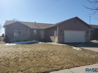 703 Tiger St, Harrisburg, SD 57032
