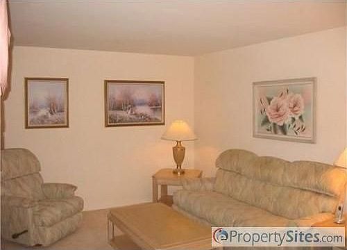 4th image of 560 Aragona Blvd