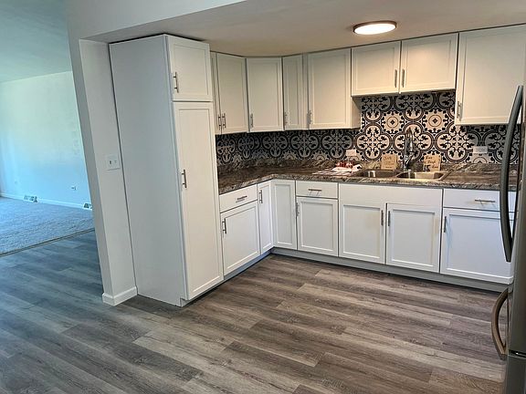 4th image of 2202 Belmont Ave