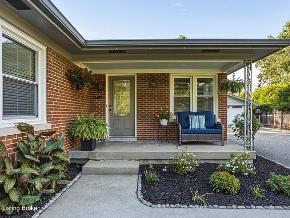 3rd image of 8811 Waltlee Rd