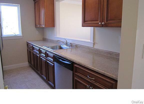 2nd image of 408 Tondo Cir