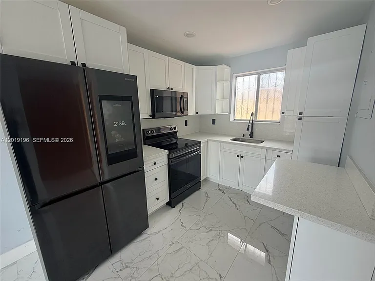 47 NW 47th Ave #10 — Photo 8