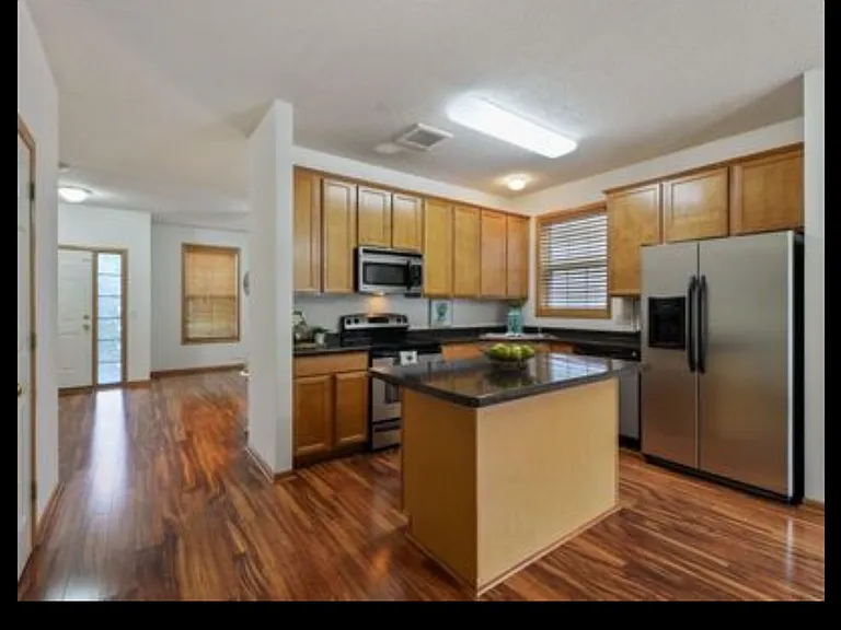 10012 Iris Ln — Photo 9