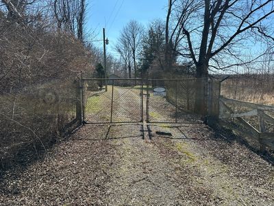 451 Bullock Hill Ln, Simpson, IL, 62985