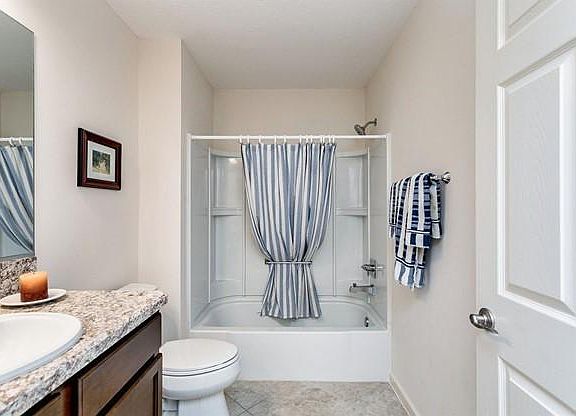 4th image of 2262 Berry Ln