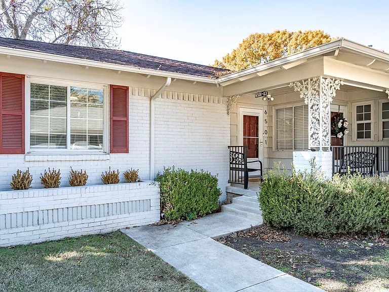 6501 Ravendale Ln — Photo 4