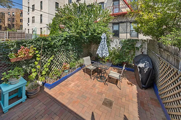 Sold by Compass | media 11