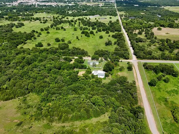 8 E 880th Rd, Stroud, OK 74079