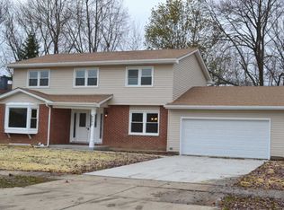 4090 Mason Dr, Hoffman Estates, IL 60192