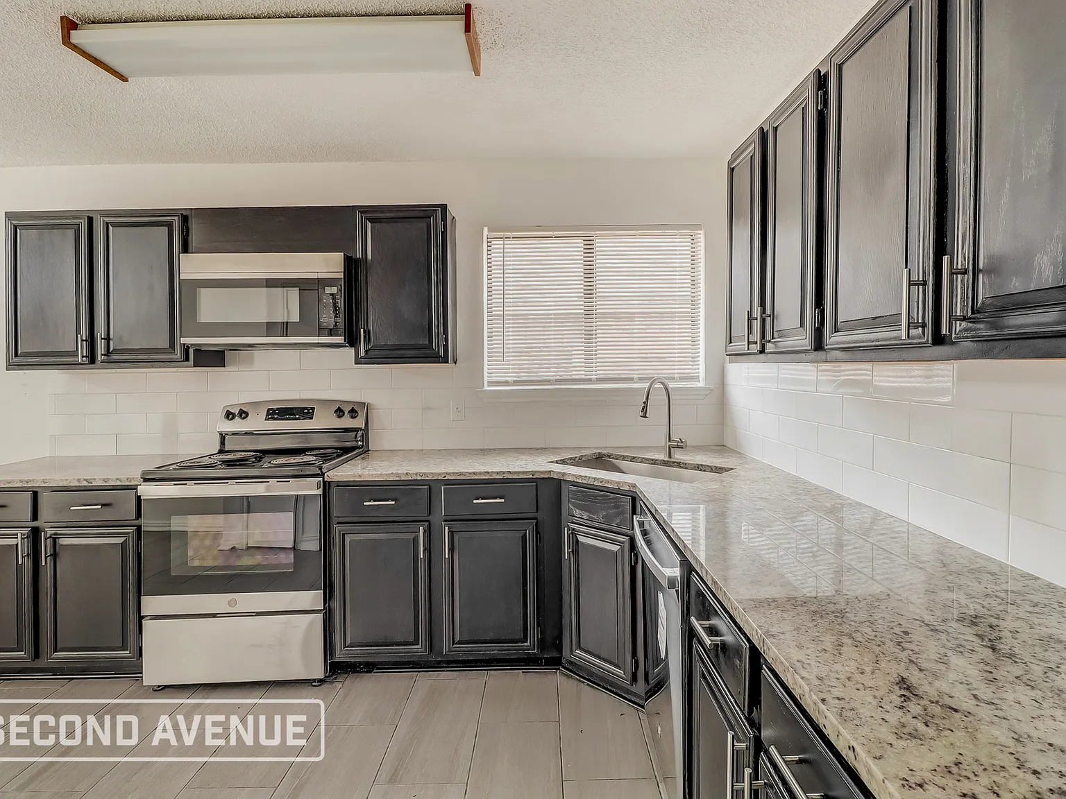 4 bed, 2.0 bath, 1750 sqft, $2,699 — Photo 4