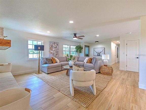 3rd image of 4608 Holbrook Rd