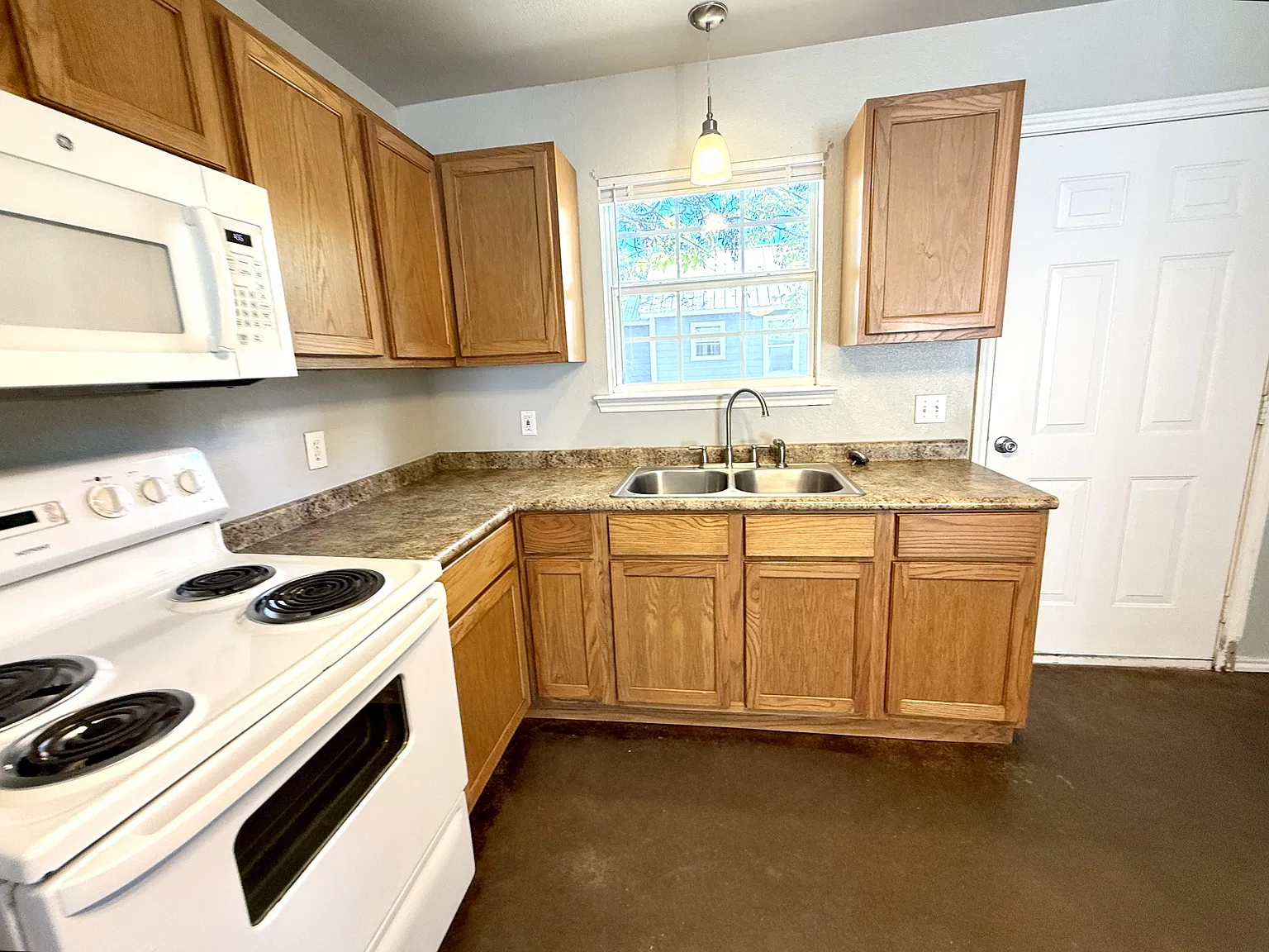 11910 Fairview Street Apt A - 1 — Photo 3