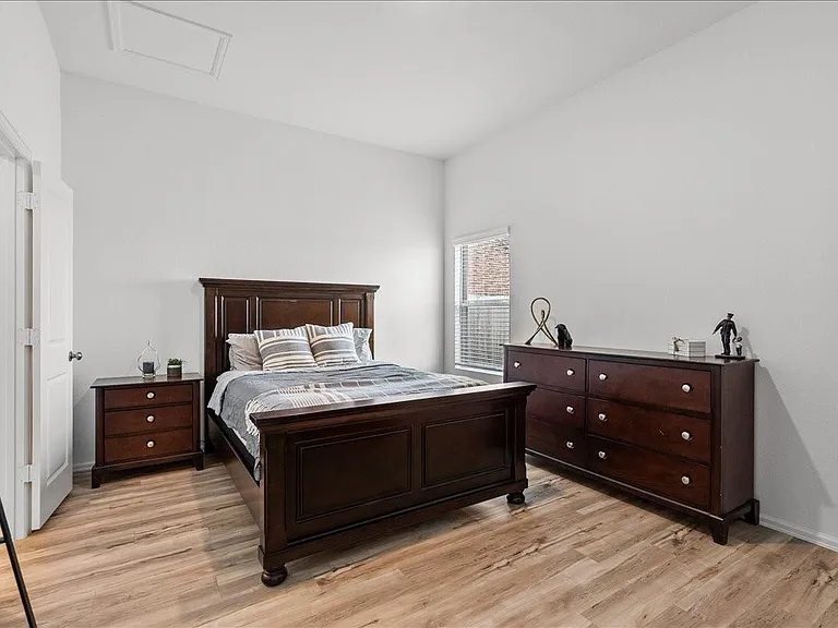 512 Maple Bend Ln — Photo 17