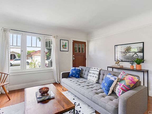 3rd image of 3954 Edenhurst Ave