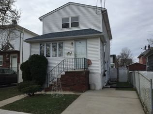30 Sanders St, Staten Island, NY 10303
