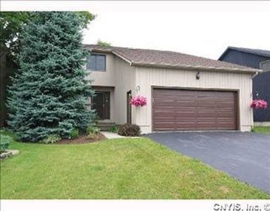 3221 Holly Rdg, Baldwinsville, NY, 13027