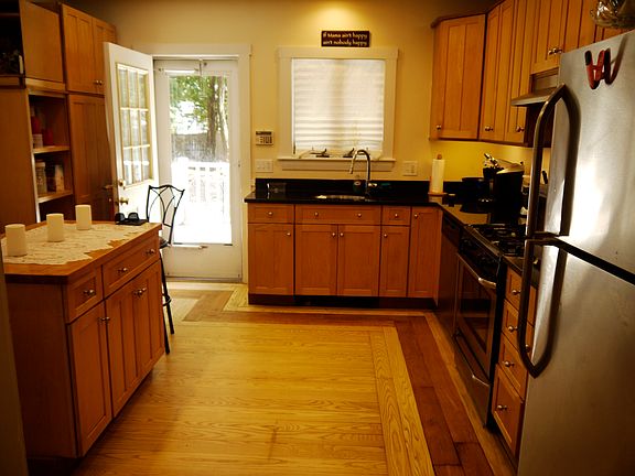 5th image of 36 Blue Hill Ave