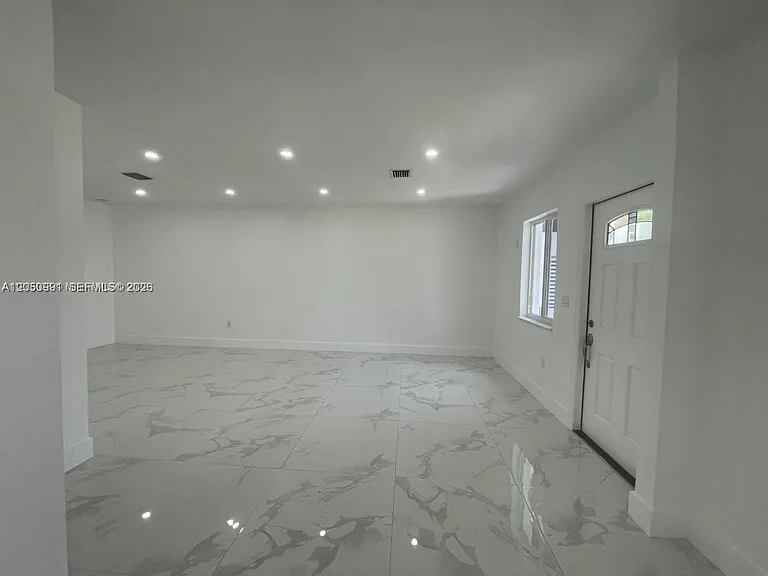 7400 SW 39th St #1 — Photo 6