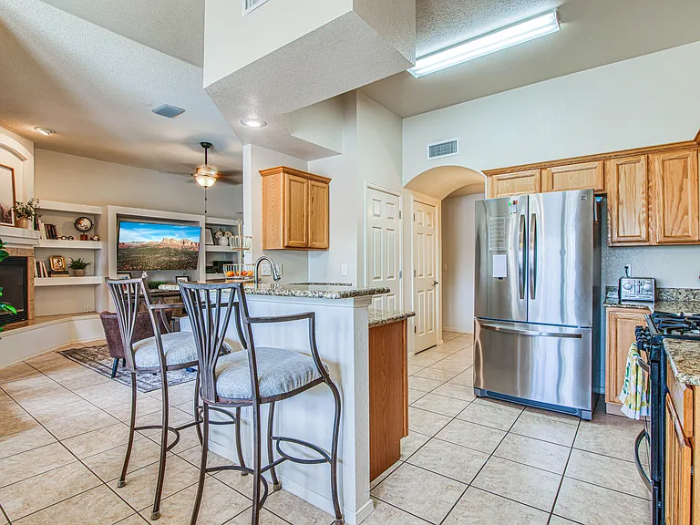 706 Lauren St — Photo 11