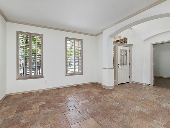 5th image of 23 Rustic Bend Pl