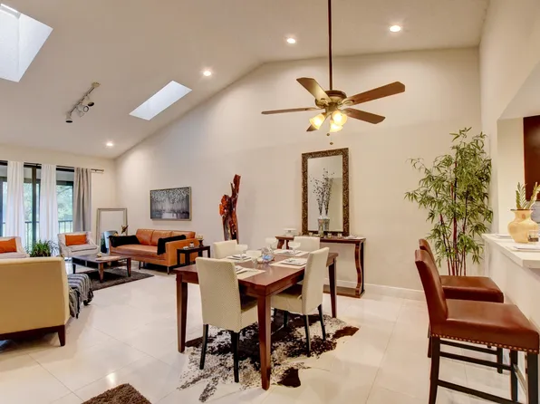 7846 La Mirada Dr, Boca Raton, FL 33433