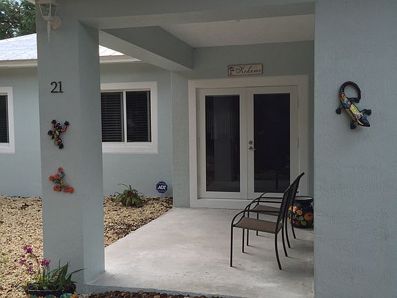Front entry w/covered porch