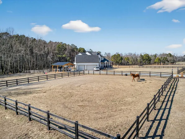 794 Cobb Rd, Benson, NC 27504