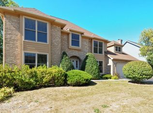 2477 Barkdoll Rd, Naperville, IL 60565