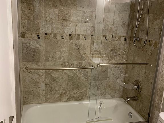 5th image of 405 Rutledge Ct #405