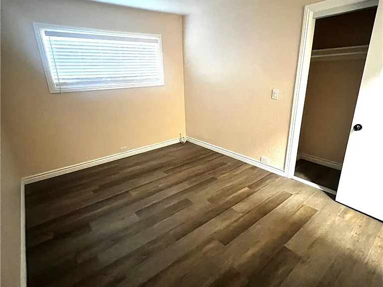 2149 Greenfield Ave — Photo 10