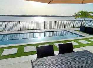 15800 NW 88th Ave, Miami Lakes, FL 33018