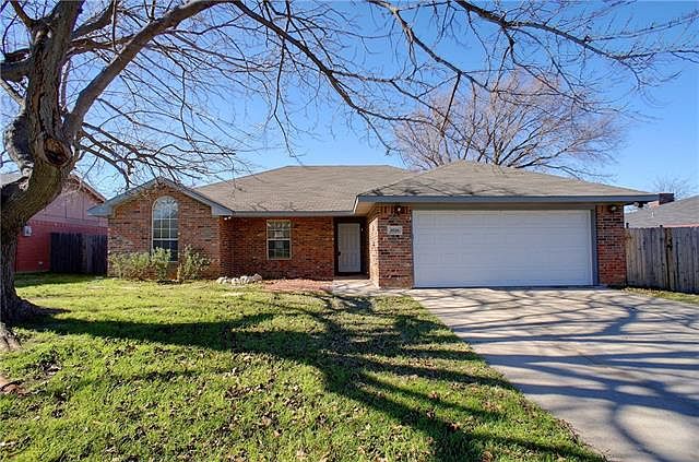 1st image of 2626 Parkside Dr