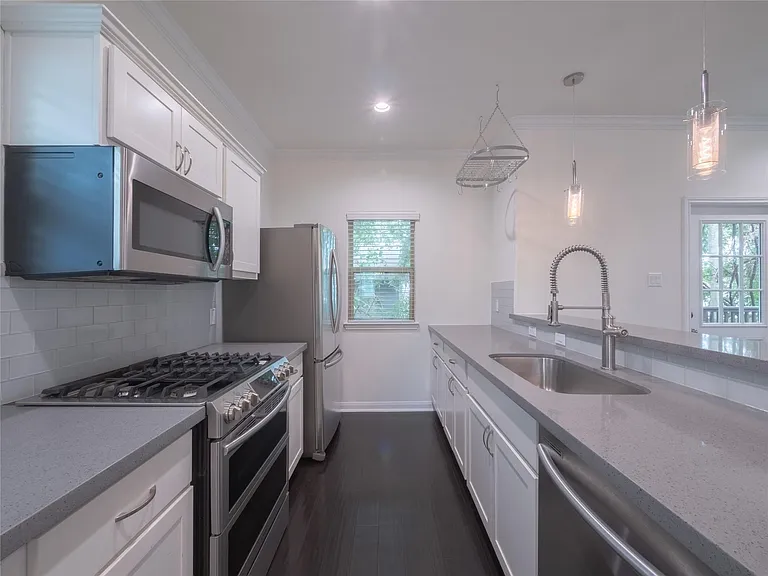 1113 Bunton St — Photo 2