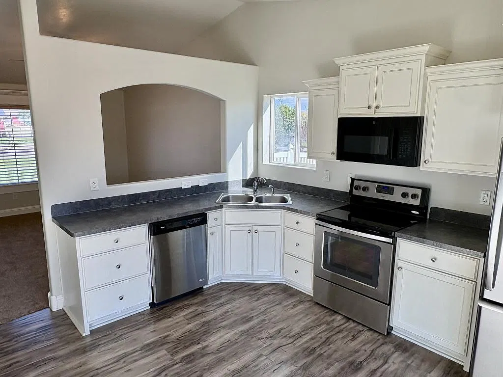 2175 Roy Dr — Photo 4