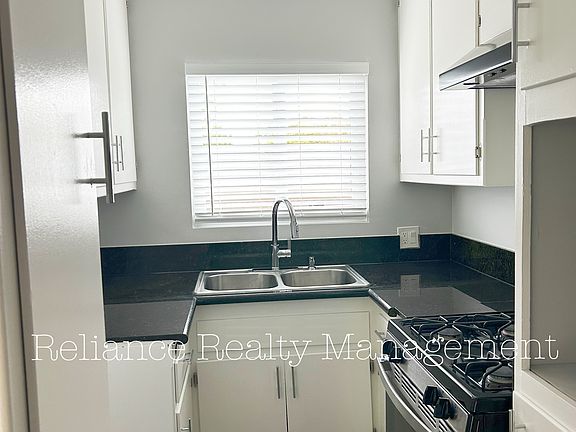 4th image of 115 Hurlbut St #B