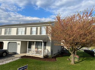 375 Oneida Dr, Sinking Spring, PA 19608