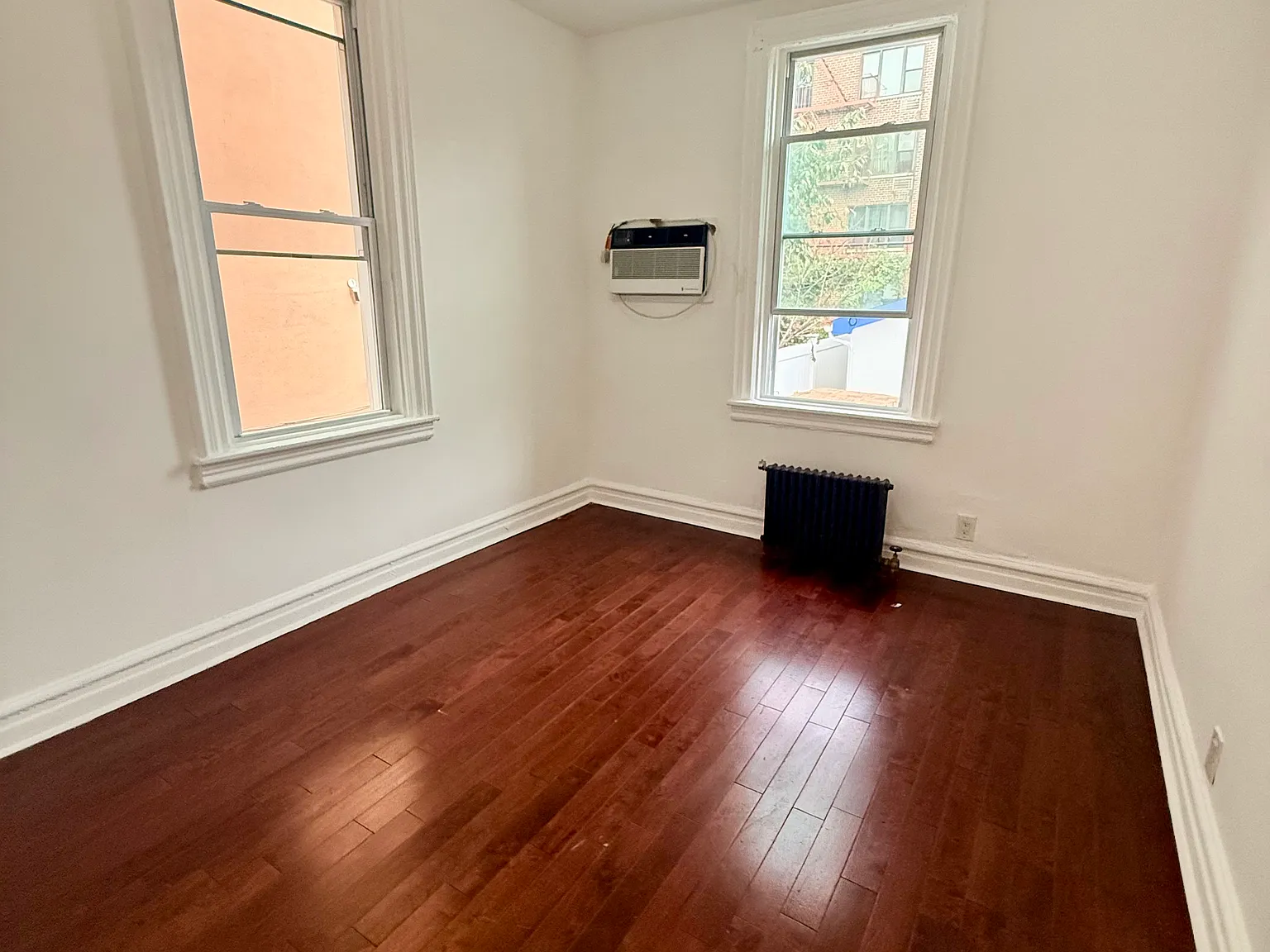 3 bed, 1100 sqft, $3,777 — Photo 4